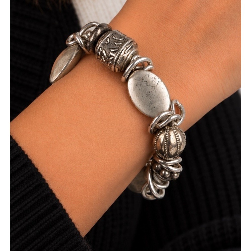 Womens 80s 90s Vintage Silver Tone Chunky Beaded Charm Stretch Bracelet Bohemian